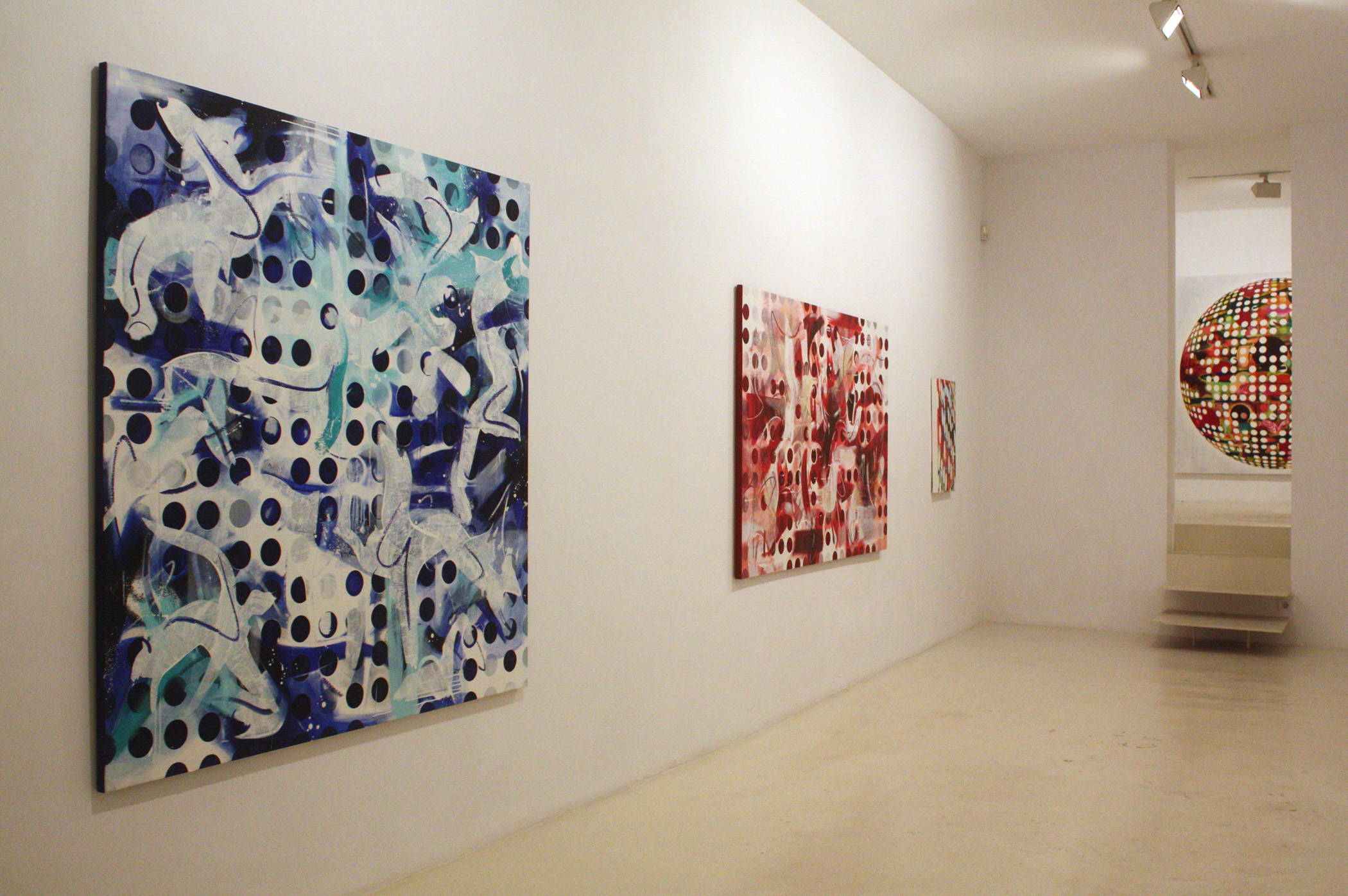 Vista de la exposición Espacios y Loops de Adrián Navarro en Palma, 2014